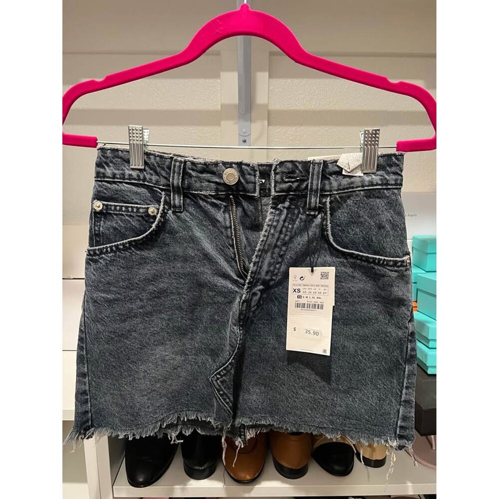 Zara denim skirt NWT xs